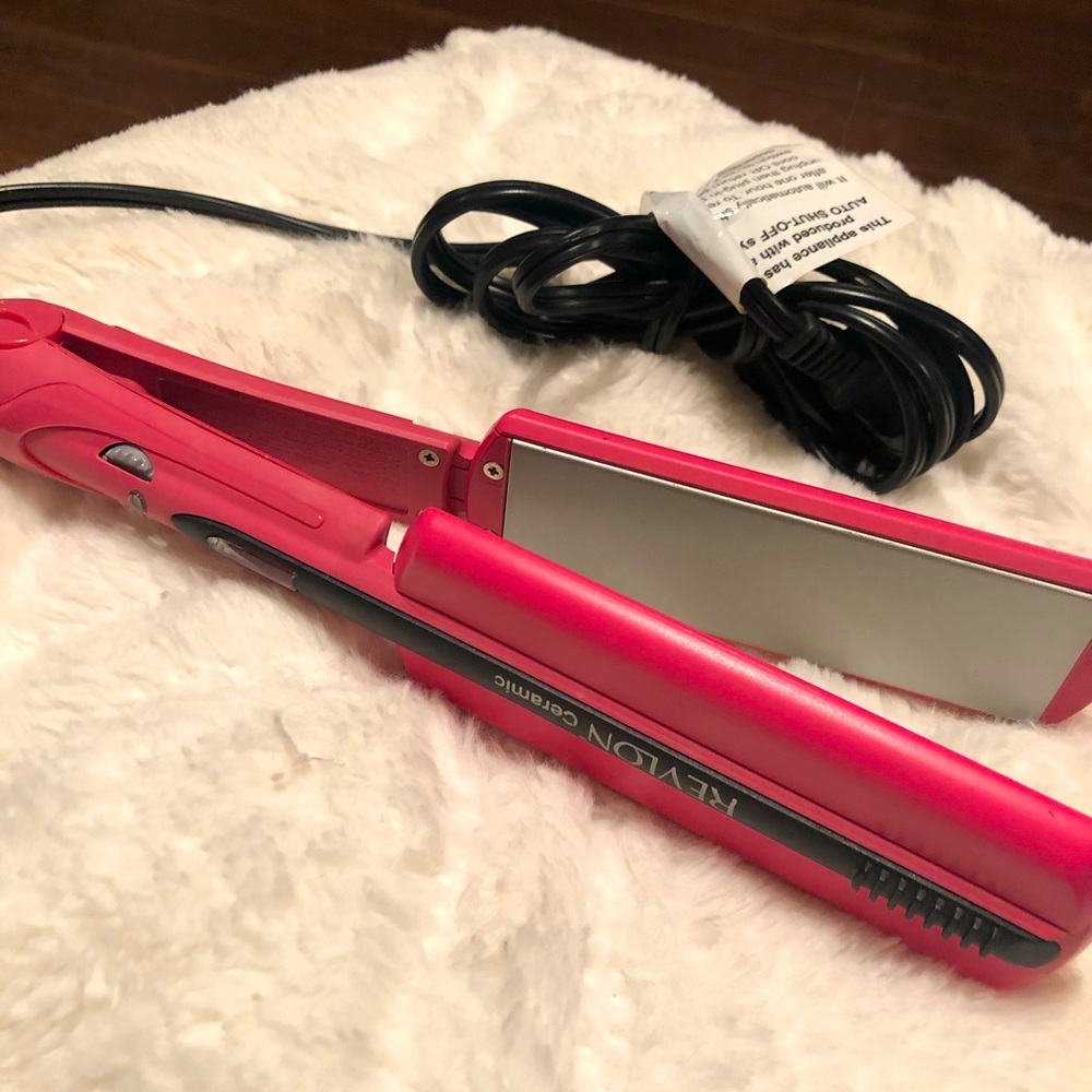Revlon automatic shut off ceramic 1.5 inch hair straightener